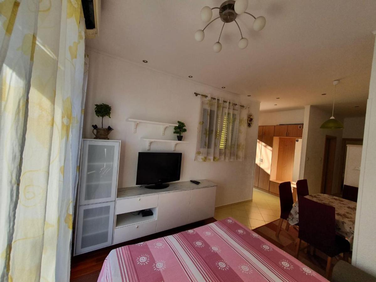 Bugenvilija Duće Exteriör bild