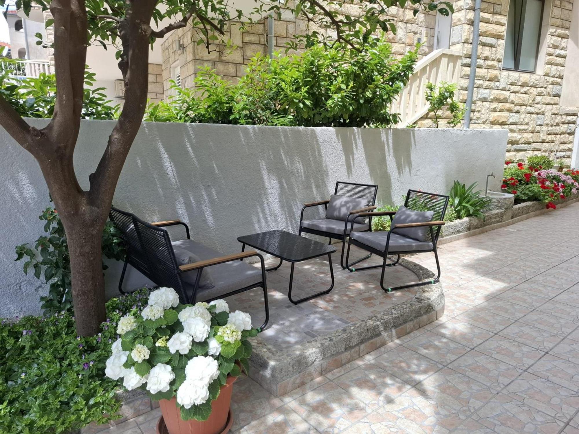 Bugenvilija Duće Exteriör bild